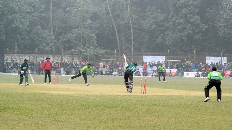 দ্বিতীয় দিনে জয় ছিনিয়ে নিলো বিশ্বকাপ জয়ী আকবর আলী ও আরিফুল ইসলাম