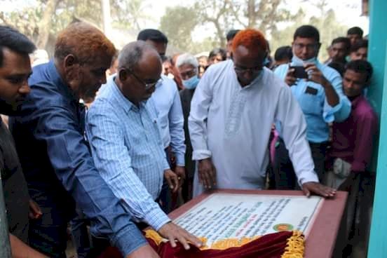 রসিকের রাস্তা পাকাকরণ ও কালভার্ট নির্মাণ কাজের উদ্বোধন