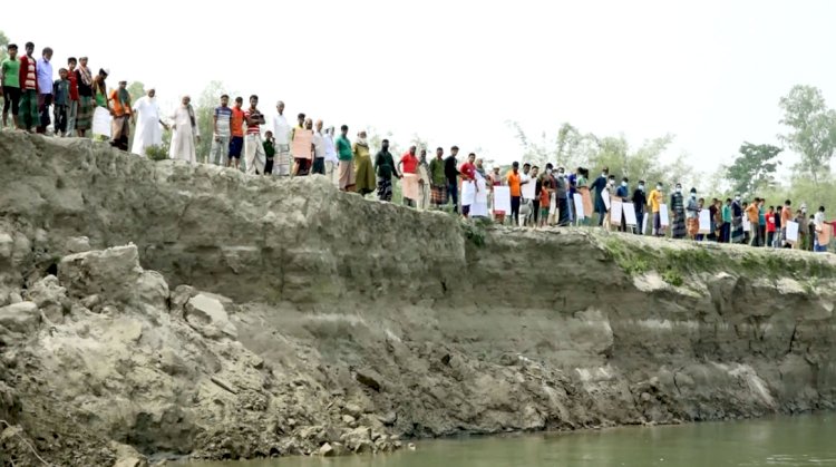 ধরলার ভাঙ্গন রোধ করার দাবি এলাকাবাসীর