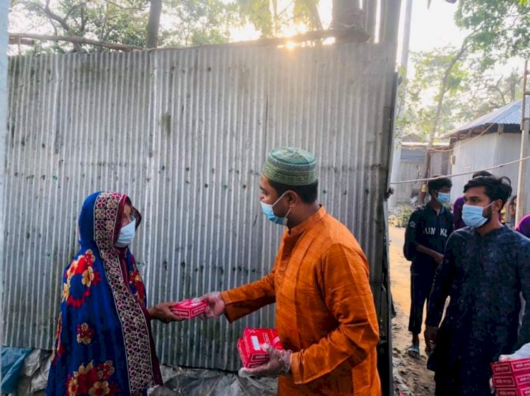 নাসনিয়ার বিল বস্তিবাসীর মাঝে রংপুর জেলা ছাত্রলীগের ইফতার বিতরন