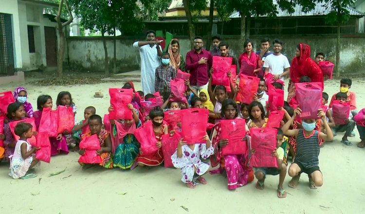 একশ জন পথশিশুর মুখে হাসি ফুটিয়েছে স্বেচ্ছাসেবী সংগঠন মানবতার পথিক