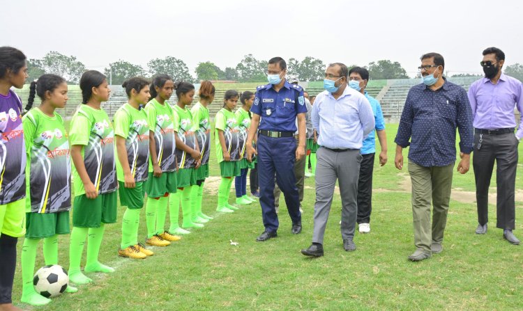 দিনাজপুরে বঙ্গবন্ধু-বঙ্গমাতা অনুর্ধ্ব-১৭ গোল্ডকাপ ফুটবল টুর্নামেন্ট উদ্বোধন