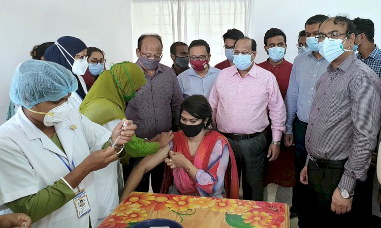 রমেক শিক্ষার্থীদের টিকা প্রদান কার্যক্রমের উদ্বোধন