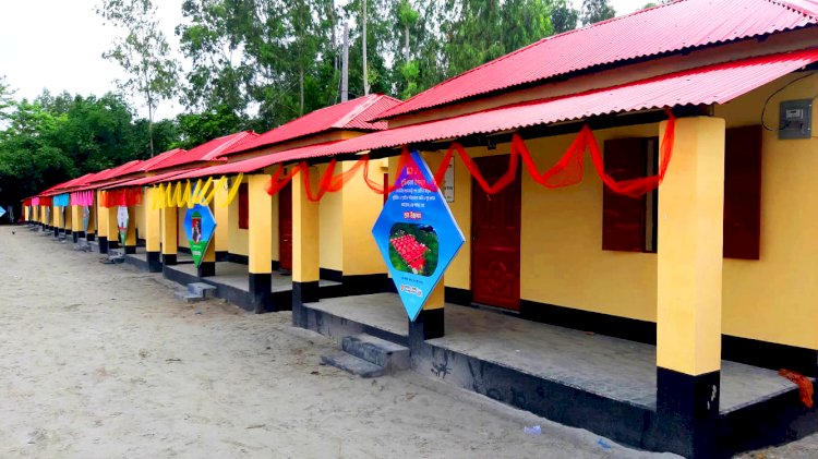 কুড়িগ্রামে প্রধানমন্ত্রীর দেয়া ঘর পেলেন ১ হাজার ৭০ পরিবার