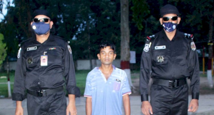 দিনাজপুর র্যাবের অভিযানে ফেন্সিডিলসহ আটক-১