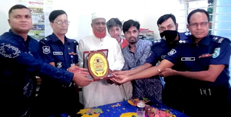 দিনাজপুরে পুলিশ কনস্টেবল এর অবসর জনিত বিদায় অনুষ্ঠান