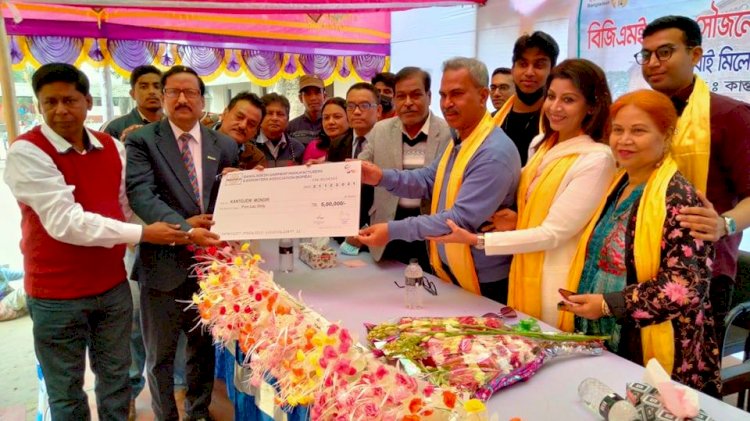 দিনাজপুরের কান্তজীউ মন্দিরে বিজিএমইএ‘র ৫ লক্ষ টাকা অনুদান