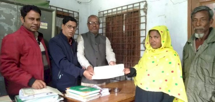 ভূমিহীনদের হাতে জমির দলিল তুলে দিল প্রশিকা