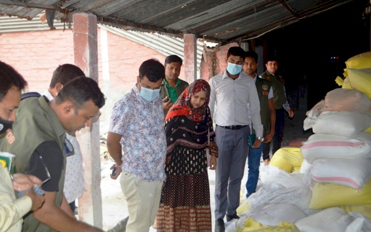 রংপুরে নকল সার কারখানায় অভিযানে ২০ লক্ষ টাকার মালামাল জব্দ