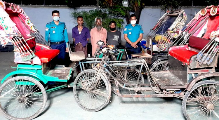 রংপুরে চুরি যাওয়া তিনটি অটোরিক্সা উদ্ধার
