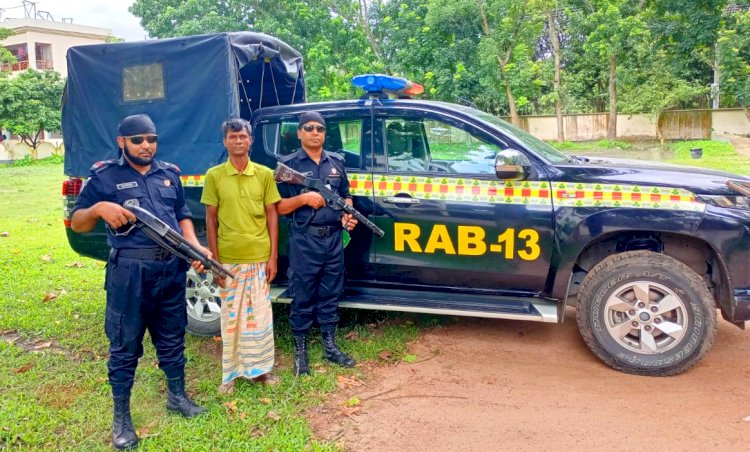 দিনাজপুর র্যাবের অভিযানে ইয়াবাসহ আটক ১