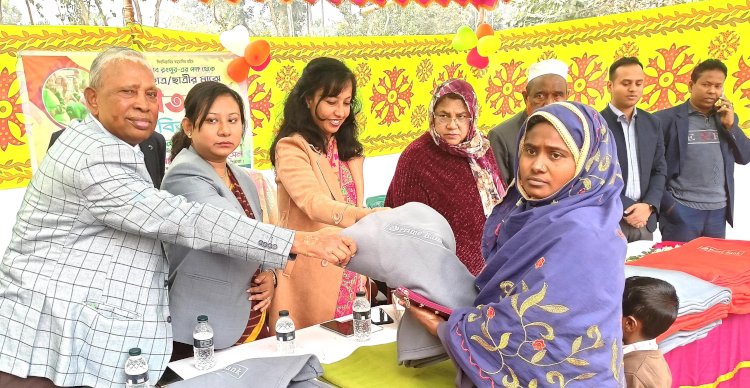 রংপুরে অস্বচ্ছল, ছিন্নমূলদের মাঝে লেডিস ক্লাবের শীতবস্ত্র বিতরণ