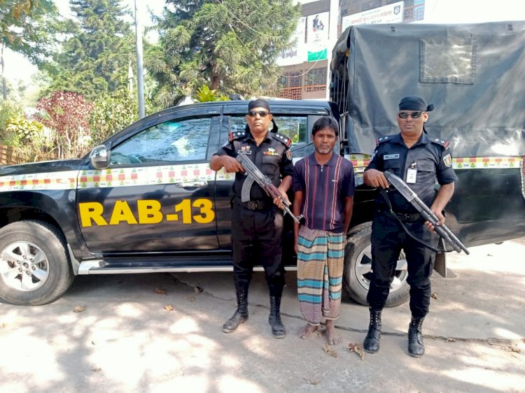 দিনাজপুরে র্যাবের অভিযানে ইয়াবাসহ আটক ১
