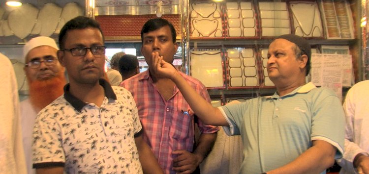 রংপুরে বাজুসের প্রতিষ্ঠা বার্ষিকী উপলক্ষে মিষ্টি বিতরণ